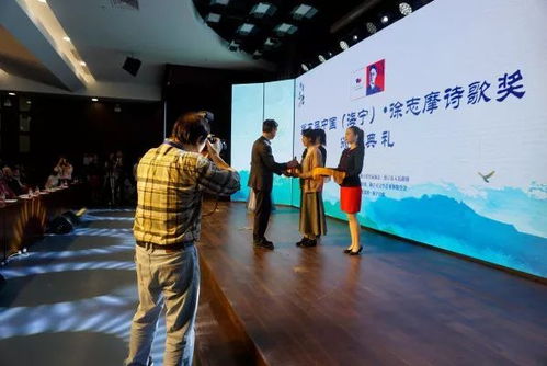 頒獎禮儀服務彰顯文明，志愿服務助力徐志摩詩歌節服裝服飾批發